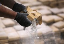 Colombia: Decomisan droga oculta en camión petrolero