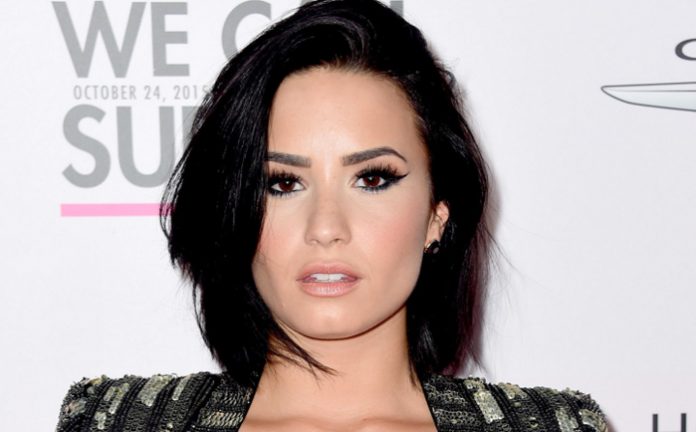 demi-celebra