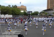 Arranca Desfile Patrio en Avenida de Bolívar a Chávez