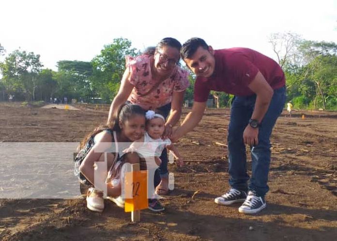 nicaragua, bismarck martinez, lotes, diriomo, viviendas,