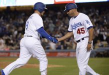 Dodgers vencen a Rojos y Villar impulsa a Cerveceros