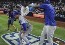 Kershaw luce brillante; los Dodgers, despiadados