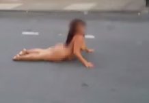 Drogada y desnuda realiza twerking en la calle