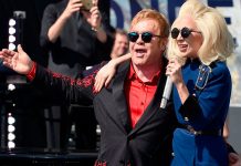 Elton John da concierto sorpresa en Los Ángeles