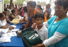 Inicia entrega de paquetes escolares en todo el país