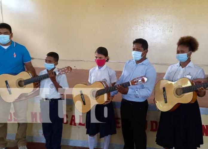 escuela-3 nicaragua, educacion, bilwi, instrumentos,