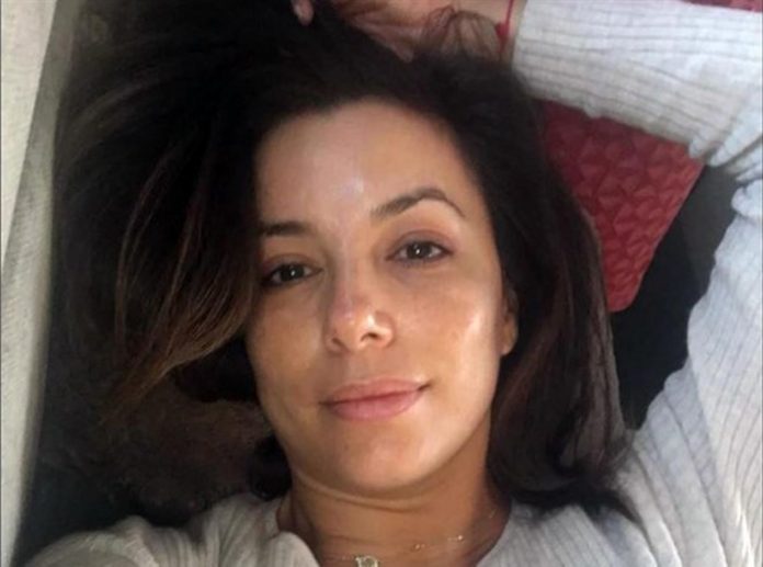 eva-longoria-destaca-con-selfie-sin-maquillaje