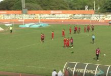 Rojinegros persiguen al tren