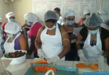 Capacitan a mujeres nicaragüenses en procesamiento de frutas