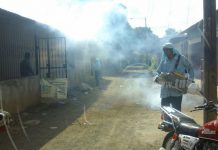 Fumigan viviendas del barrio Mirna Ugarte