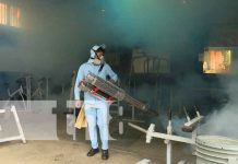 Continúan brigadas de fumigación en barrio 8 de Marzo nicaragua, managua, fumigacion,