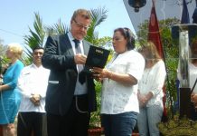 Funcionario alemán recibe las llaves de Managua