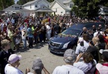 Cientos despiden a Ali en las calles de Louisville