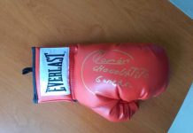 Ganate un guante firmado por el Chocolatito