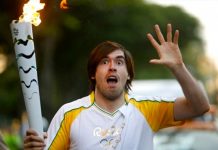 «Hola Soy Germán» cargó la antorcha olímpica