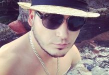 Famoso grupero muestra sus partes íntimas en redes sociales (foto)