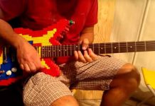 La primera guitarra hecha con LEGO