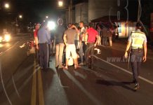 Conductor impacta brutalmente a motociclista