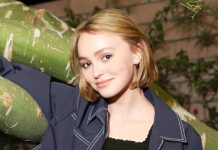 Lily-Rose Depp es criticada por ‘selfie’ tras atentado en París