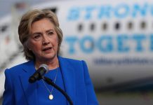 Hillary Clinton pospone viaje a Charlotte