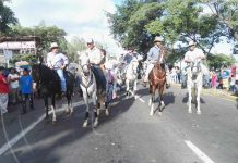 Vistoso desfile hípico en este 10 de agosto