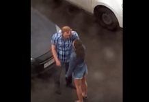 Hombre noquea a su mujer en plena calle