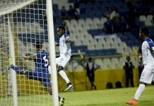 El Salvador empata 2-2 con Honduras y se complican la vida