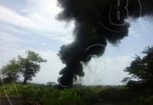 Quema de llantas provoca alarma en la Cuesta El Plomo