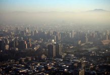 Se inunda de humo Santiago de Chile por incendio