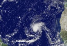 Tormenta tropical se convierte en huracán en EE.UU.