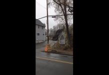 Impactante: Iglesia se salva de ser destruida por enorme roca (video)