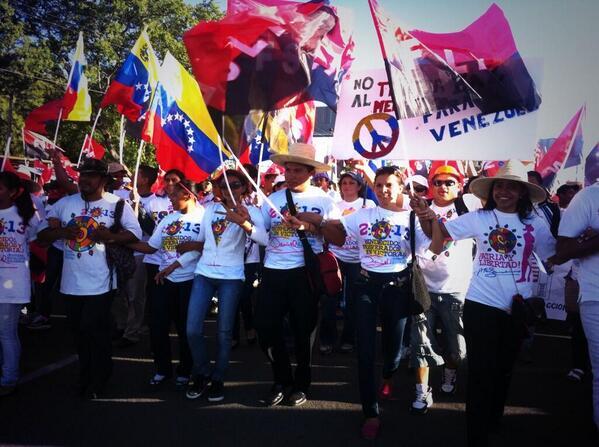images_Galerias_de_Imagenes_Marcha_por_la_Paz_Bg87WW9CUAA8BW2