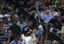Upton contribuye