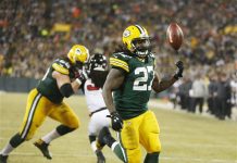 Packers desperdician gran ventaja pero ganan