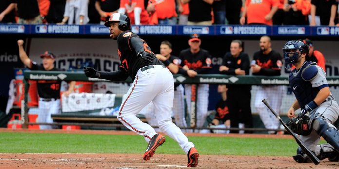 images_SECCIONES_PAGINA_WEB_8Deportivo_2014_Diciembre_DEL_22_AL_28_Orioles_renovaron_por_un_ano24