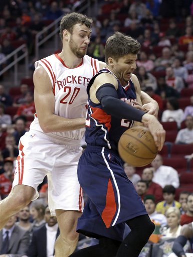 Donatas Motiejunas, Kyle Korver