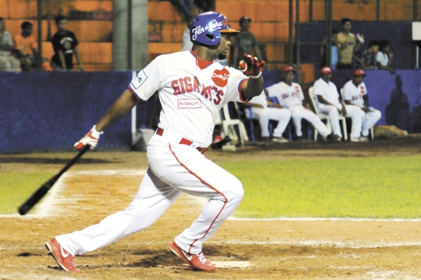 images_SECCIONES_PAGINA_WEB_8Deportivo_2014_Enero_del_6_al_12_Tigres-Gigantes_pelean_por_ir_a_la_final-07012014