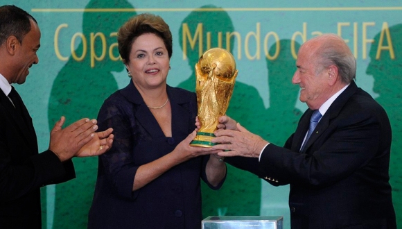 images_SECCIONES_PAGINA_WEB_8Deportivo_2014_Julio_07_AL_13_dilma-mundial-de-futbol