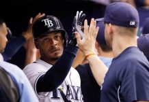Longoria pegó un jonrón en triunfo de Rays