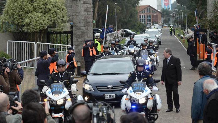 images_SECCIONES_PAGINA_WEB_8Deportivo_2014_Julio_28_JUL_AL_4_AGOST_despide_a_Grondona-01082014