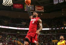 Lebron se exhibió en su antigua casa
