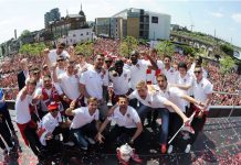 Arsenal celebró Copa FA con desfile en Londres
