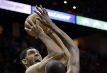 Spurs abren serie apaleando