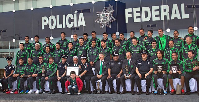 images_SECCIONES_PAGINA_WEB_8Deportivo_2014_Octubre_DEL_06_AL_12__SELECCION_MEXICO07