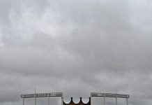La lluvia se apodera del Kauffman Stadium
