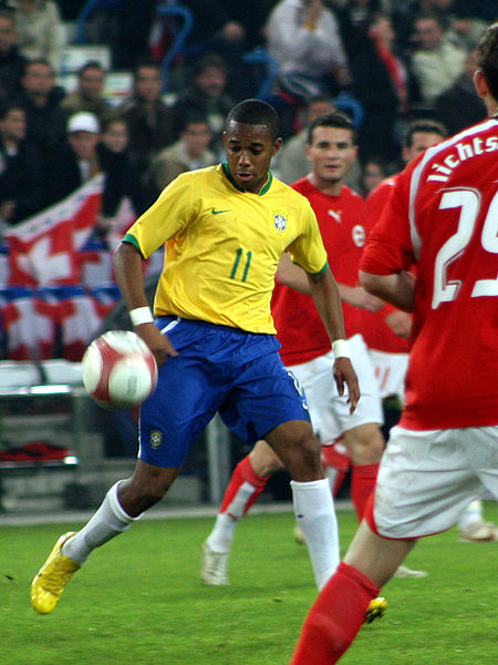 images_SECCIONES_PAGINA_WEB_8Deportivo_2014_Septiembre_08_AL_14_450px-Robinho061115