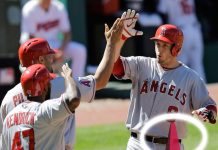 Weaver alcanzó 16 victorias con Angelinos