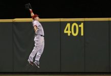 Angelinos-Reales: Trout se bautiza en los playoffs