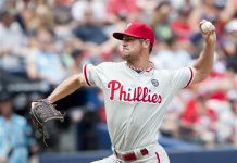 Hamels y tres relevistas lanzan juego sin hits