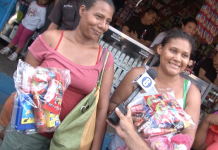 Comerciantes del Oriental contentos con premios que recibieron de TN8